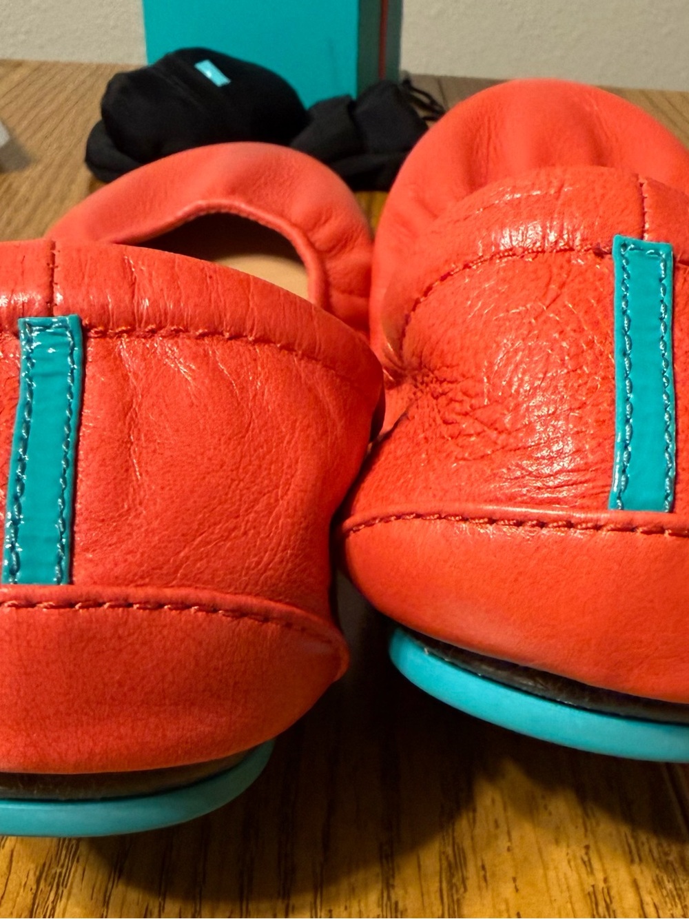 Like New Poppy Tieks Size 11 - Picture 2 of 4